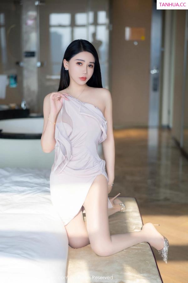   [XiuRen]高清写真图 2024.06.05 No.8655 李若汐 丰腴妩媚第65张图片